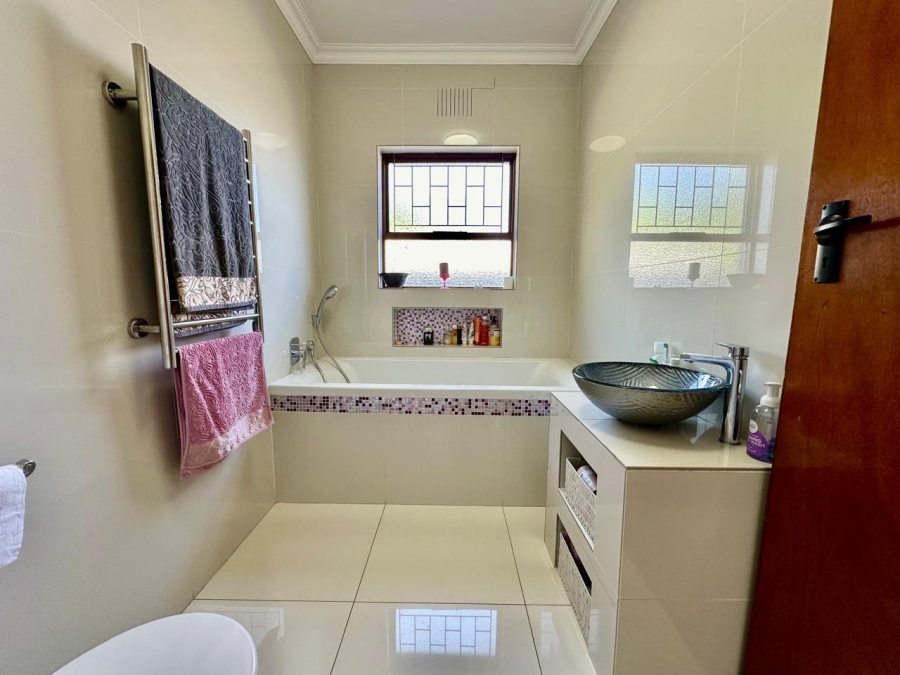 3 Bedroom Property for Sale in Ruwari Western Cape